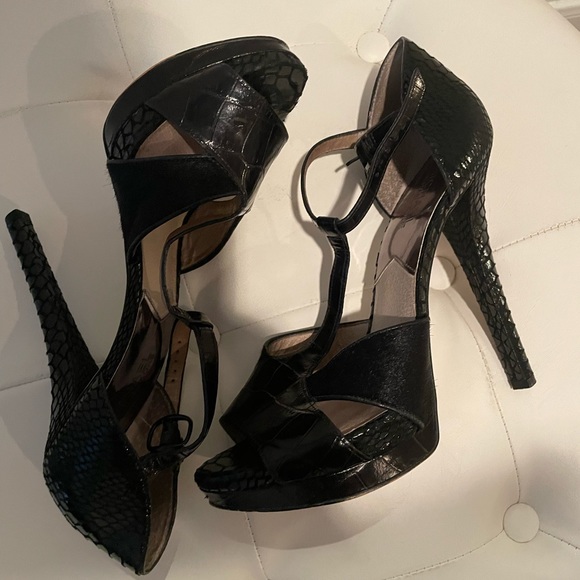 Michael Kors leather and cowhide stunning high heels - Picture 4 of 8
